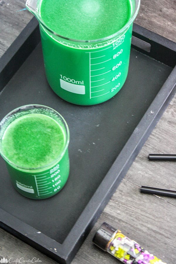 Green drink recipe for Halloween.